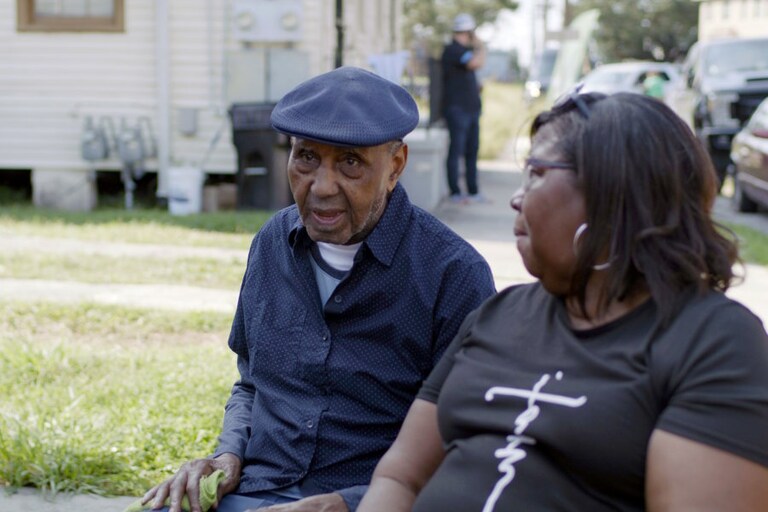 Williams Evans Sr. and daughter recieved a new roof from GAF